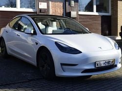Weiß Gebraucht 2022 Tesla Model 3 Limousine | 30.900 € (Guter Preis)