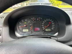 Grün Gebraucht 2002 VW Golf IV Kleinwagen | 2.000 € (Guter Preis)