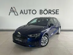 Blau Gebraucht 2022 Audi A3 Sportback e-tron Limousine | 18.890 €