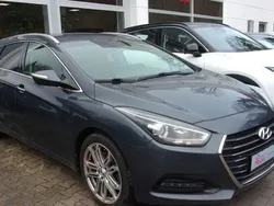 Blau Gebraucht 2017 Hyundai i40 Style Kombi | 11.880 € (Etwas zu teuer)