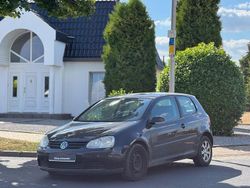 Schwarz Gebraucht 2004 VW Golf V Trendline Kleinwagen | 1.490 € (Fairer Preis)