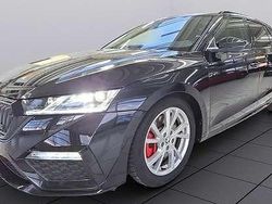 Schwarz metallic Gebraucht 2021 Skoda Octavia RS Kombi | 30.640 €