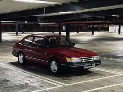Rot Gebraucht 1988 Saab 900 Kleinwagen | 11.500 €
