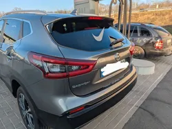 Grau Gebraucht 2018 Nissan Qashqai N-Connecta SUV | 19.000 € (Etwas zu teuer)