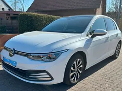 Weiß Gebraucht 2021 VW Golf VIII Life Limousine | 22.400 € (Fairer Preis)