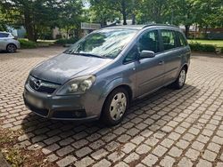 Grau Gebraucht 2005 Opel Zafira Van / Kleinbus | 2.250 € (Fairer Preis)