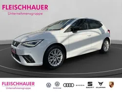 Weiss Gebraucht 2024 Seat Ibiza FR Limousine | 18.980 € (Guter Preis)