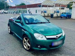 Grün Gebraucht 2005 Opel Tigra Cabrio | 1.800 € (Fairer Preis)
