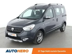 Grau Gebraucht 2019 Dacia Dokker Stepway Van | 15.640 € (Etwas zu teuer)