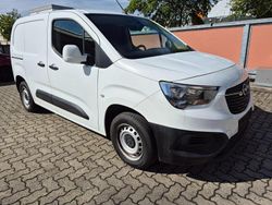 Weiß Gebraucht 2020 Opel Combo Edition Van / Kleinbus | 8.999 €