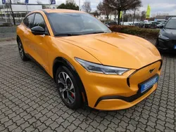 Orange Gebraucht 2023 Ford Mustang Mach-E SUV | 46.990 € (Teuer)