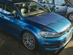Blau Gebraucht 2025 VW Golf Kombi | 11.399 €