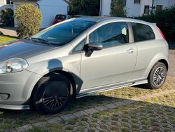 Grau Gebraucht 2008 Fiat Punto Kleinwagen | 2.500 €