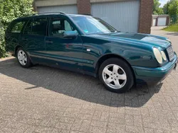 Grün Gebraucht 1996 Mercedes E200 Classic Kombi | 999 € (Fairer Preis)