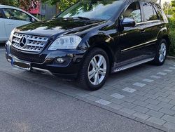Schwarz Gebraucht 2009 Mercedes ML320 SUV | 9.999 € (Teuer)