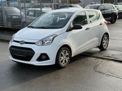 Weiß Gebraucht 2015 Hyundai i10 Basis Kleinwagen | 4.900 € (Guter Preis)