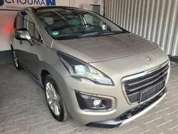 Grau Gebraucht 2014 Peugeot 3008 Allure Van / Kleinbus | 9.900 € (Etwas zu teuer)