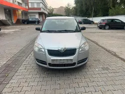 Silber Gebraucht 2009 Skoda Fabia Limousine | 1.900 € (Fairer Preis)