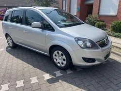 Silber Gebraucht 2012 Opel Zafira Family Van / Kleinbus | 5.900 € (Guter Preis)