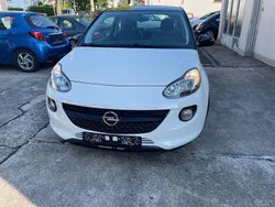 Weiß Gebraucht 2017 Opel Adam Unlimited Kleinwagen | 11.500 € (Etwas zu teuer)