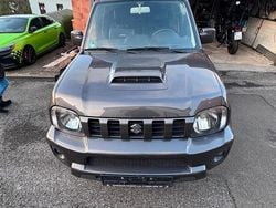 Grau Gebraucht 2014 Suzuki Jimny SUV | 18.599 €