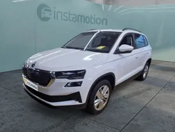 Weiß Gebraucht 2024 Skoda Karoq Selection SUV | 32.629 € (Fairer Preis)
