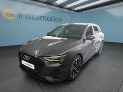 Grau Gebraucht 2022 Audi e-tron S-Line SUV | 45.599 € (Etwas zu teuer)
