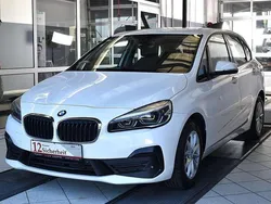 Alpinweiss iii Gebraucht 2021 BMW 220 Active Tourer Advantage Van / Kleinbus | 22.400 € (Teuer)