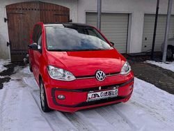 Rot Gebraucht 2018 VW up! Kleinwagen | 10.700 € (Etwas zu teuer)