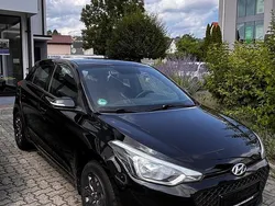 Schwarz Gebraucht 2017 Hyundai i20 Kleinwagen | 6.900 € (Guter Preis)