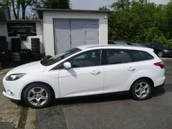 Weiß Gebraucht 2011 Ford Focus Titanium Kombi | 2.800 € (Guter Preis)
