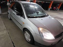 Silber Gebraucht 2004 Ford Fiesta Limousine | 900 € (Superpreis)