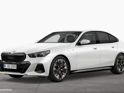 Weiß Gebraucht 2025 BMW 520 Comfort Edition Limousine | 53.990 € (Fairer Preis)