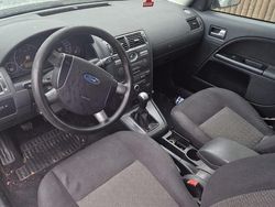 Silber Gebraucht 2004 Ford Mondeo Kombi | 750 €