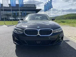 Schwarz uni Neu 2025 BMW 330e Sport Line Limousine | 53.599 € (Guter Preis)