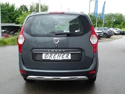 Grau Gebraucht 2017 Dacia Lodgy Celebration Van / Kleinbus | 12.749 € (Fairer Preis)