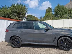 Grau Gebraucht 2023 BMW X5 M50 Shadowline SUV | 80.000 € (Teuer)
