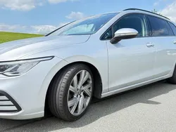 Silber Gebraucht 2021 VW Golf VIII Kombi | 19.200 € (Guter Preis)