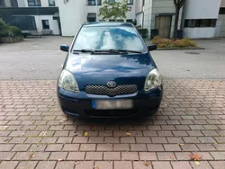 Blau Gebraucht 2004 Toyota Yaris Kleinwagen | 1.940 €