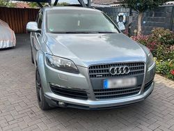 Grau Gebraucht 2007 Audi Q7 Comfort SUV | 11.000 € (Fairer Preis)