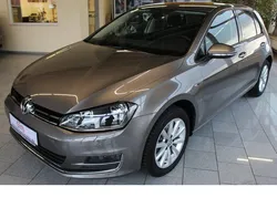 Grau metallic Gebraucht 2015 VW Golf VII LOUNGE Limousine | 13.555 € (Fairer Preis)