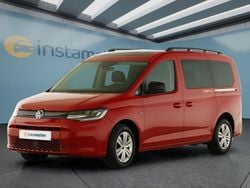 Rot Gebraucht 2023 VW Caddy Maxi Van / Kleinbus | 33.199 € (Teuer)