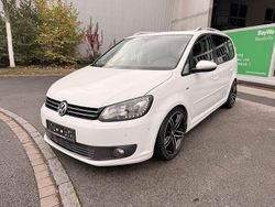 Weiß Gebraucht 2014 VW Touran Life Van / Kleinbus | 8.490 € (Fairer Preis)