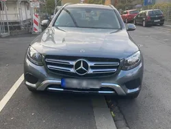 Grau Gebraucht 2017 Mercedes GLC220 AMG line SUV | 27.500 € (Fairer Preis)