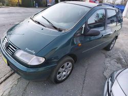 Grün Gebraucht 1999 VW Sharan Comfortline Van / Kleinbus | 2.000 €