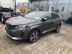 Grau Gebraucht 2021 Peugeot 3008 Allure SUV | 24.990 € (Etwas zu teuer)