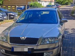 Gold Gebraucht 2005 Skoda Octavia Kombi | 3.750 € (Etwas zu teuer)