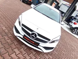 Calcitweiss unilack Gebraucht 2018 Mercedes A180 AMG Limousine | 21.112 € (Superpreis)