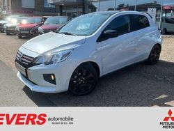 Titanweiß / pianoschwarz Gebraucht 2024 Mitsubishi Space Star Select+ Limousine | 16.450 € (Fairer Preis)