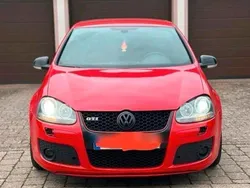 Rot Gebraucht 2005 VW Golf V GTI Kleinwagen | 2.300 € (Superpreis)